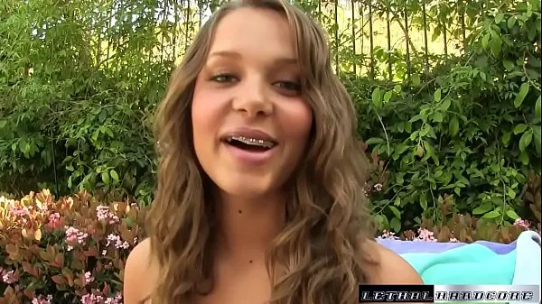 Veľké Teen Liza Rowe gets hardcore creampie big cock energetické videá