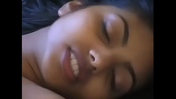 مقاطع فيديو This india girl will turn you on كبيرة عن الطاقة