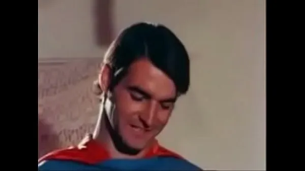 Video energi Superman classic yang besar
