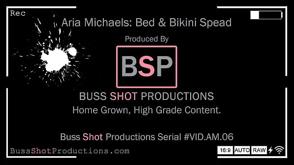 Grandi AM.06 Aria Michaels Bed & Bikini Spread Previewvideo sull'energia