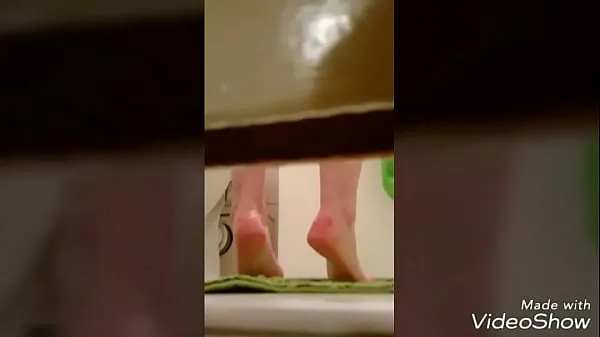 Büyük Voyeur twins shower roommate spy Enerji Videosu