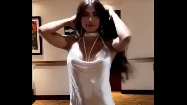 Big fit Latina with big ass energy Videos