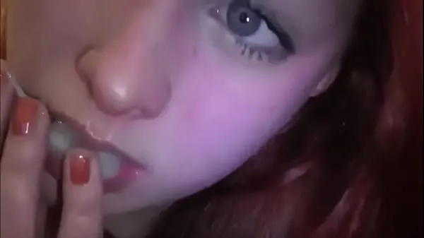 Married redhead playing with cum in her mouth Video tenaga besar