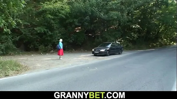 Filmy o wielkiej 70 years old blonde granny picked up and fuckedenergii