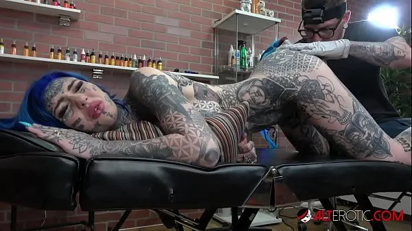 Big Amber Luke gets a asshole tattoo and a good fucking energy Videos