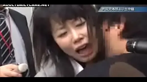 Video's met een groot Japanese wife undressed,apologized on stage,humiliated beside her husband 02 of 02-02 energie