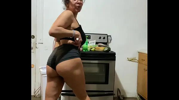 Grandes striptease milf dominicano em peitos grandes de cu preto sexy vídeos sobre energia