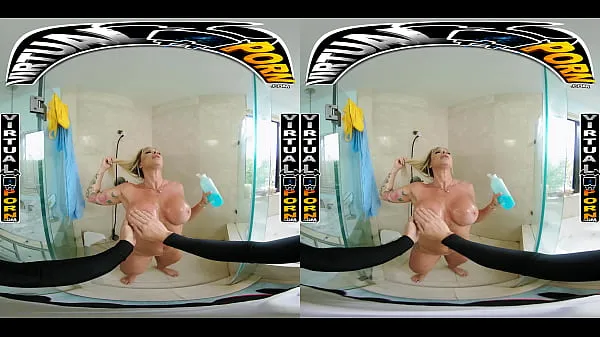 Video về năng lượng Busty Blonde MILF Robbin Banx Seduces Step Son In Shower lớn