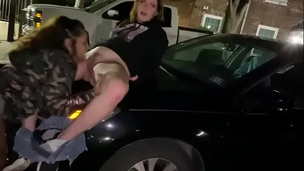 Stora Whore eating friend pussy in streets energivideor