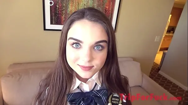 Nagy i put a school uniform on a girl who just turned 18 yo energiájú videók