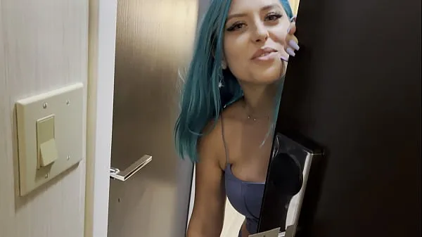 Store Casting Curvy: Blue Hair Thick Porn Star BEGS to Fuck Delivery Guy energivideoer