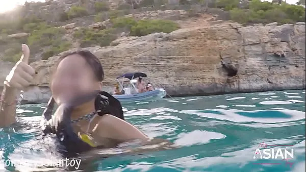Büyük REAL Outdoor public sex, showing pussy and underwater creampie Enerji Videosu