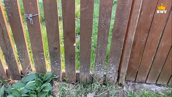 مقاطع فيديو Mature Married MILF got Stuck in the Fence, a Neighbor Helped and Fucked Her كبيرة عن الطاقة