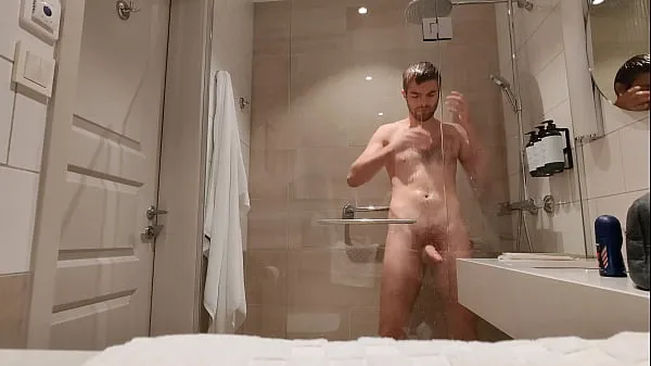 مقاطع فيديو Student jerks fat dick in the shower and shoots huge load كبيرة عن الطاقة