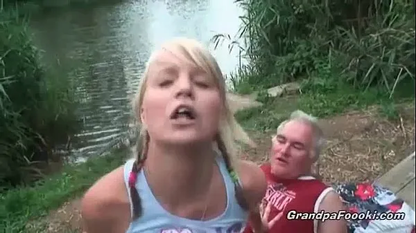 Velká Gorgeous blonde rides dick on the river shore energetická videa